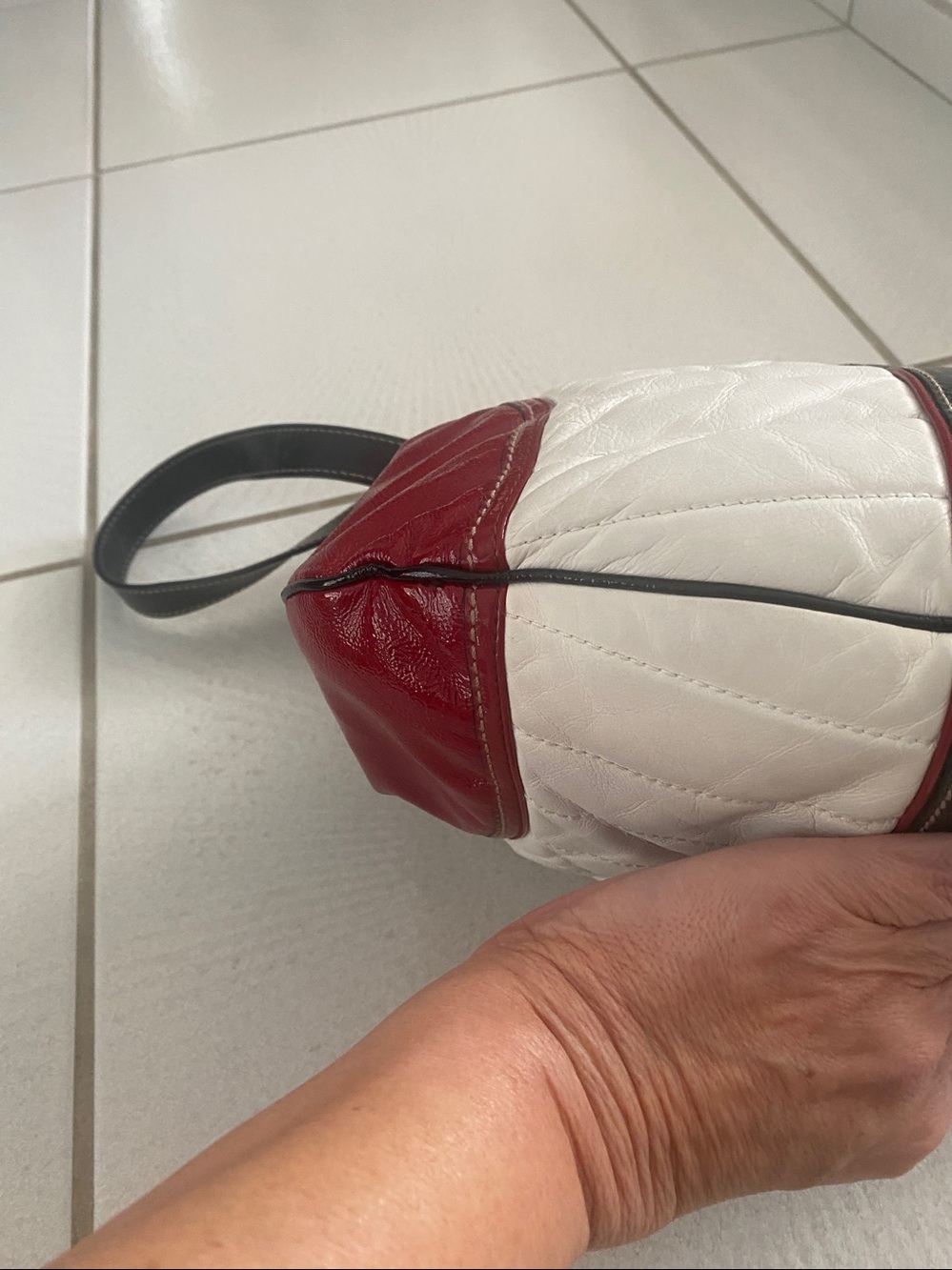Vintage Gucci leather SNOW GLAM HOBO bag silver hardware  Red, White, and Black - Picture 15 of 15